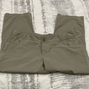 Cabela's Green Straight Leg Pants‎
